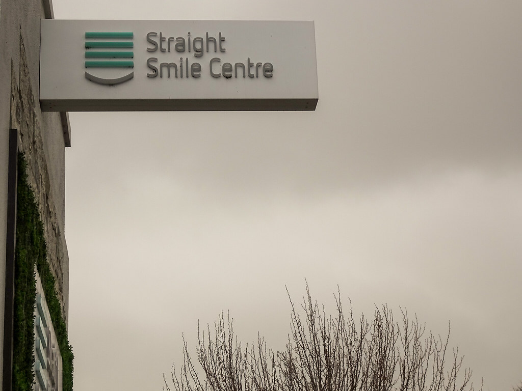 What does an orthodontist do, and signs to visit them?